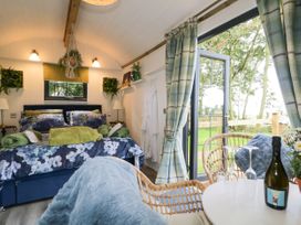 1 bedroom Cottage for rent in Brampton