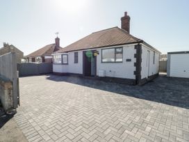2 bedroom Cottage for rent in Prestatyn