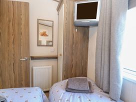 6 Lakeview - Norfolk - 1083856 - thumbnail photo 15