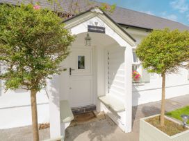 Lakeside Cottage - North Wales - 1084090 - thumbnail photo 2