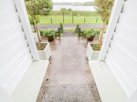 Lakeside Cottage - North Wales - 1084090 - thumbnail photo 3