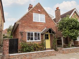 2 bedroom Cottage for rent in Canterbury
