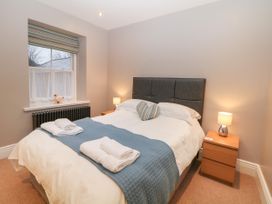 Apartment 2 - The Old Post Office - Peak District - 1087320 - thumbnail photo 11