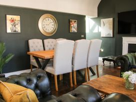 The Campbell Penthouse Suite - Shropshire - 1088927 - thumbnail photo 3