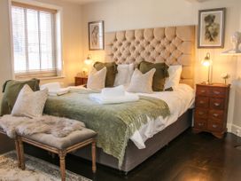 The Campbell Penthouse Suite - Shropshire - 1088927 - thumbnail photo 6