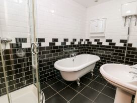 50 Holgate Road - North Yorkshire (incl. Whitby) - 1088963 - thumbnail photo 20