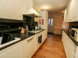 50 Holgate Road - North Yorkshire (incl. Whitby) - 1088963 - thumbnail photo 11