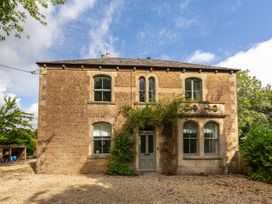 6 bedroom Cottage for rent in Frome