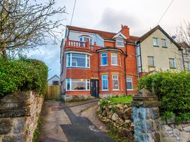 8 bedroom Cottage for rent in Rhos-on-Sea