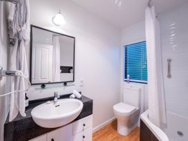Woodside - Akaroa Holiday Cottage -  - 1090469 - thumbnail photo 9