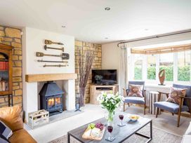 4 bedroom Cottage for rent in Stratford upon Avon