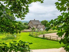 Mucky Cottage - Cotswolds - 1091326 - thumbnail photo 2