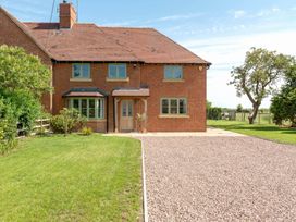 4 bedroom Cottage for rent in Broadway