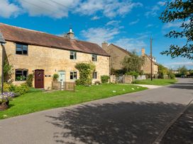 Summer Hayes - Cotswolds - 1091411 - thumbnail photo 1