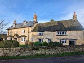 5 bedroom Cottage for rent in Long Compton