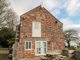 Yew Tree Barn - North Yorkshire (incl. Whitby) - 1092339 - thumbnail photo 2