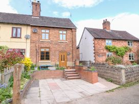 3 bedroom Cottage for rent in Stoke-on-Trent