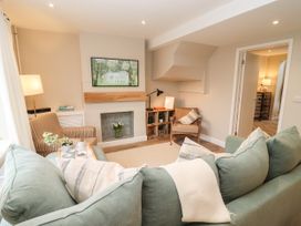 2 bedroom Cottage for rent in Cheltenham