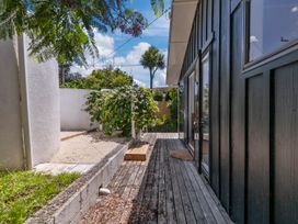 Sunlit Abode - Leigh Holiday Home -  - 1094612 - thumbnail photo 13