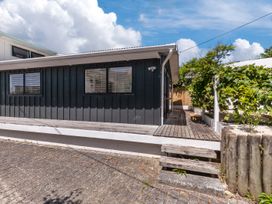 Sunlit Abode - Leigh Holiday Home -  - 1094612 - thumbnail photo 12