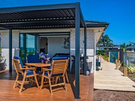 The Leading Light - One Tree Point Holiday Home -  - 1094616 - thumbnail photo 4
