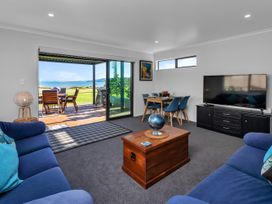 The Leading Light - One Tree Point Holiday Home -  - 1094616 - thumbnail photo 7