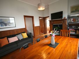 Kingwell Cottage - New Plymouth Holiday Home -  - 1094619 - thumbnail photo 4