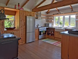Frosty's Retreat - Great Barrier Island Home -  - 1095426 - thumbnail photo 4