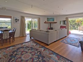 Frosty's Retreat - Great Barrier Island Home -  - 1095426 - thumbnail photo 3