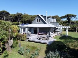 Frosty's Retreat - Great Barrier Island Home -  - 1095426 - thumbnail photo 1
