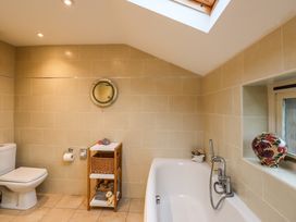 The Garden Suite at Fiddler Hall Barn - Lake District - 1095813 - thumbnail photo 13