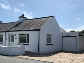 2 bedroom Cottage for rent in Rhosneigr