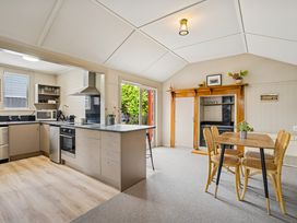 Cromwell Cutie - Cromwell Holiday Home -  - 1097243 - thumbnail photo 6