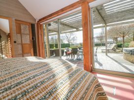 Tile Cottage and Pool House - Cotswolds - 1097434 - thumbnail photo 24