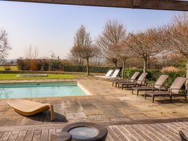 Tile Cottage and Pool House - Cotswolds - 1097434 - thumbnail photo 37