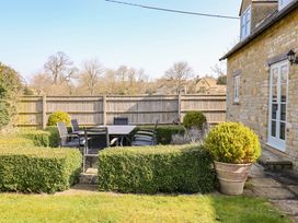 Tile Cottage and Pool House - Cotswolds - 1097434 - thumbnail photo 39