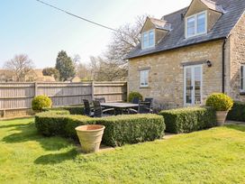 Tile Cottage and Pool House - Cotswolds - 1097434 - thumbnail photo 40