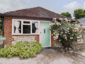 1 bedroom Cottage for rent in Pulborough