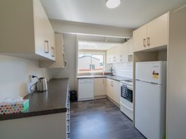 Milford House Alpine Retreat - Te Anau Holiday Home -  - 1098298 - thumbnail photo 5