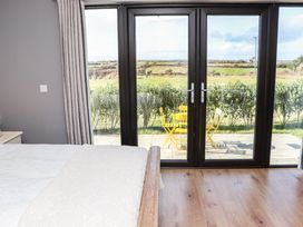 Sunset View Lodge - County Wexford - 1098312 - thumbnail photo 10