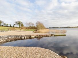 The Water's Edge - North Wales - 1098812 - thumbnail photo 3