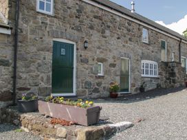 2 bedroom Cottage for rent in Llannerch-y-medd
