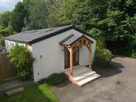 1 bedroom Cottage for rent in Norley