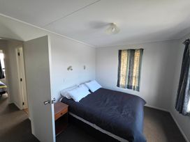 Rainbow Lake House - Lake Taupō Holiday Home -  - 1102233 - thumbnail photo 14