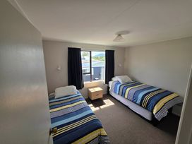 Rainbow Lake House - Lake Taupō Holiday Home -  - 1102233 - thumbnail photo 13