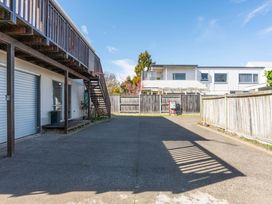 Rainbow Lake House - Lake Taupō Holiday Home -  - 1102233 - thumbnail photo 3