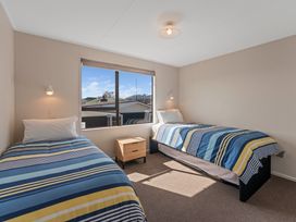 Rainbow Lake House - Lake Taupō Holiday Home -  - 1102233 - thumbnail photo 18