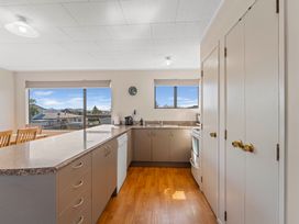Rainbow Lake House - Lake Taupō Holiday Home -  - 1102233 - thumbnail photo 13