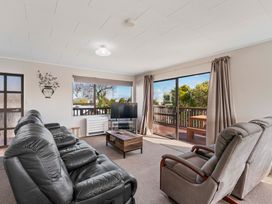 Rainbow Lake House - Lake Taupō Holiday Home -  - 1102233 - thumbnail photo 8