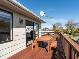 Rainbow Lake House - Lake Taupō Holiday Home -  - 1102233 - thumbnail photo 7